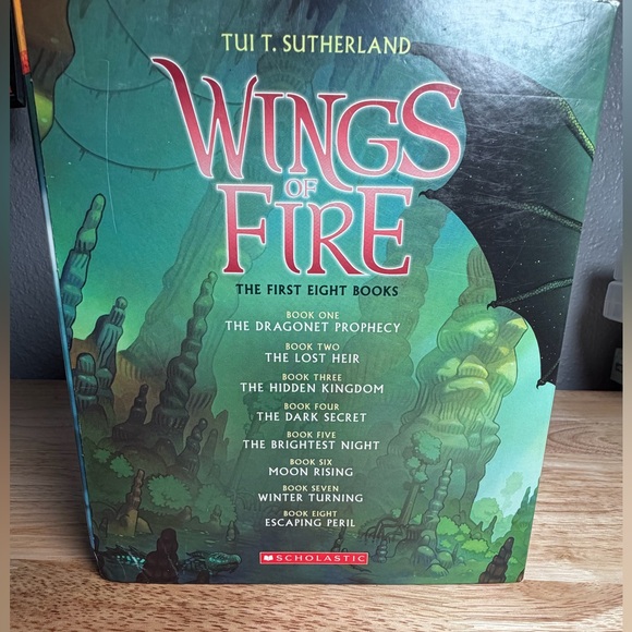 Wings of Fire Book Set - The First 8 Books - Picture 12 of 12